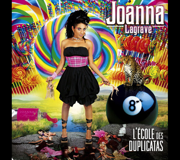 En 2009, Joanna Lagrave sortait L'école des duplicatas.