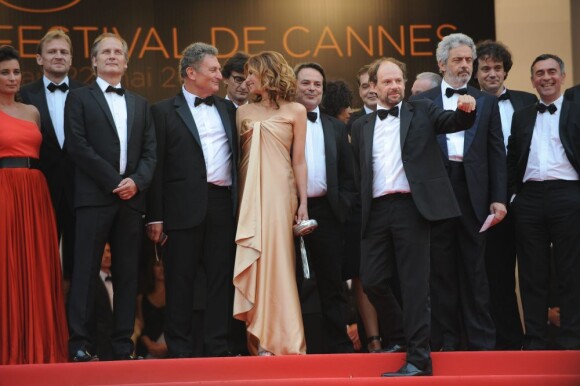 Hippolyte Girardot, Florence Pernel,   Patrick Rotman et Denis Podalydès lors  de la présentation du film La Conquête au festival  de Cannes le 18 mai  2011
