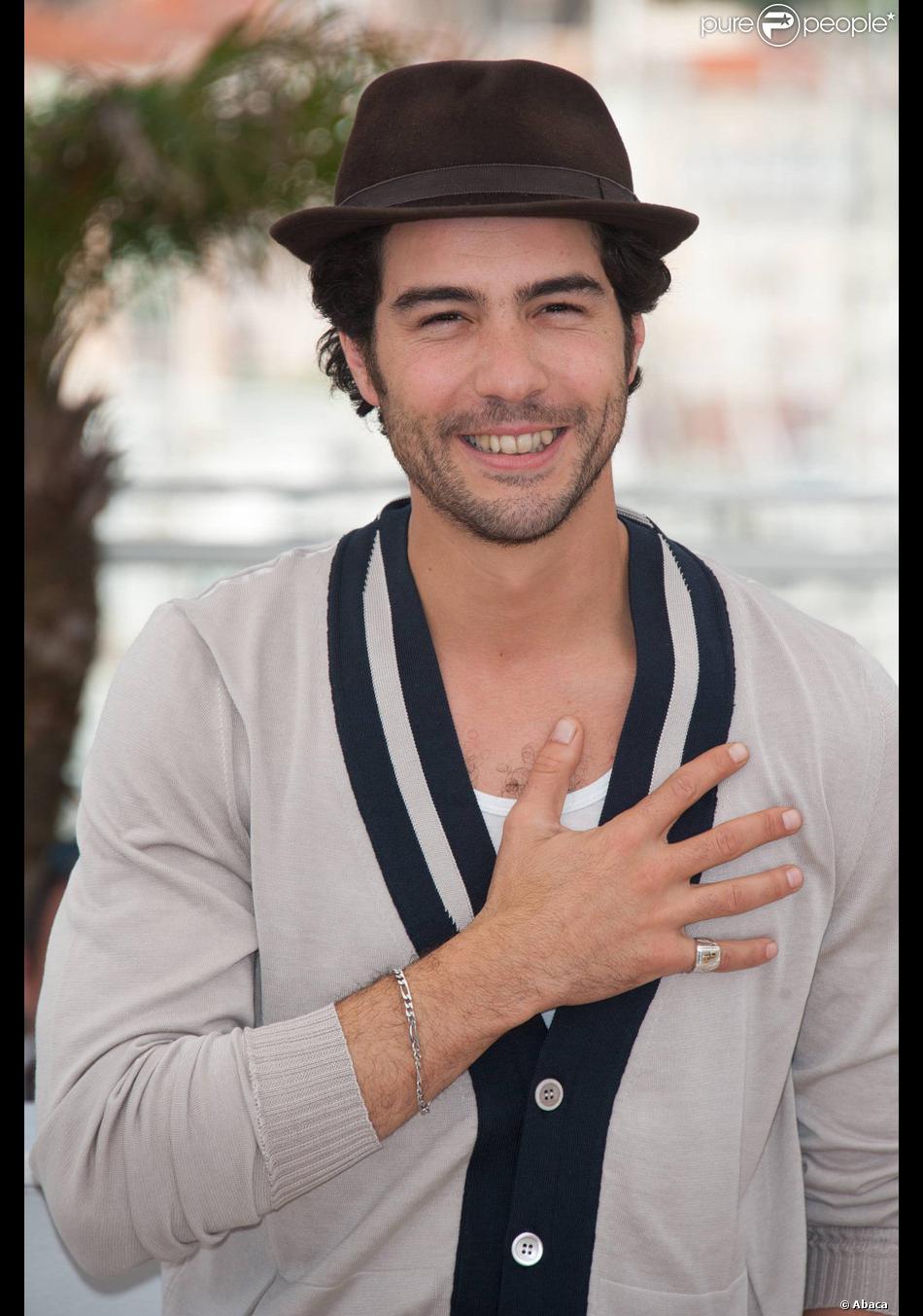 Tahar Rahim lors du photocall du film Les Hommes libres le 19 mai 2011 à Cannes Purepeople