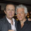 Roland Giraud et Jean-Luc Moreau lors de la 250e représentation de la pièce Le Technicien, au théâtre du Palais-Royal, à Paris, le 18 mai 2011.