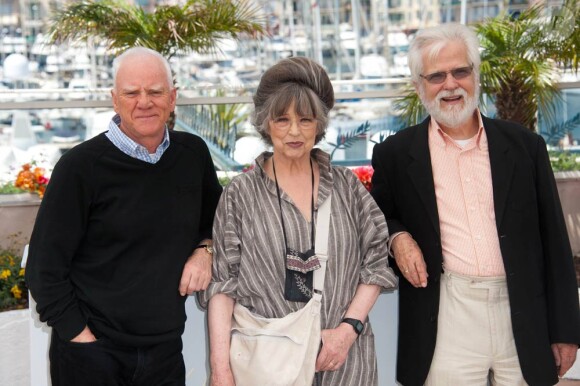 Malcolm McDowell, Christiane Kubrick et Jan Harlan lors du 64e Festival de Cannes, le 20 mai 2011.
