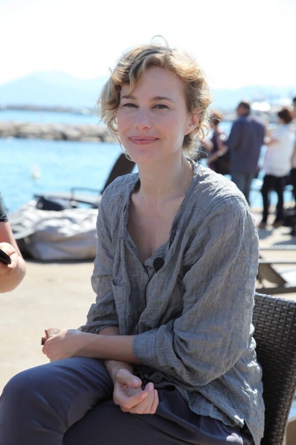 Pascale Arbillot sur la plage du Majestic 64 à Cannes le 20 mai 2011
