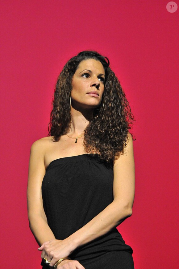 La présentatrice Ludivine lors de la soirée de concert "Haiti Debout"qui a eu lieu au Palais des Congrès à Paris le samedi 21 mai 2011.