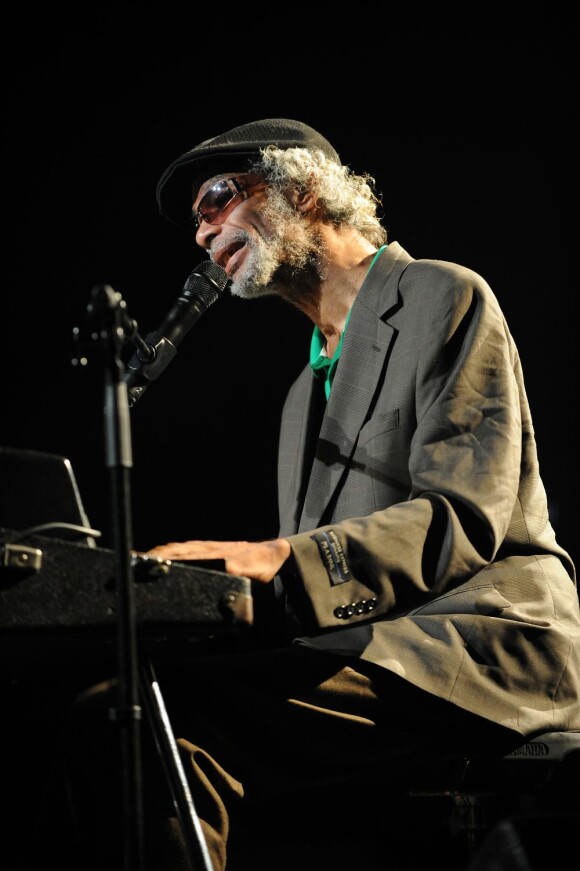 Gil Scott-Heron en plein concert au Montreux Jazz Festival, en juillet 2010.