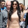 Nicole Scherzinger est accueillie par ses fans devant son hôtel à Paris, le 31 mai 2011