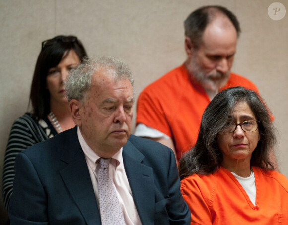 Les bourreaux de Jaycee Dugard, Phillip et Nancy Garrido, devant la cour supérieur d'El Dorado (Californie) écoutent leur condamnation officielle ainsi que la lettre de leur victime, lue par sa mère, le 2 juin 2011