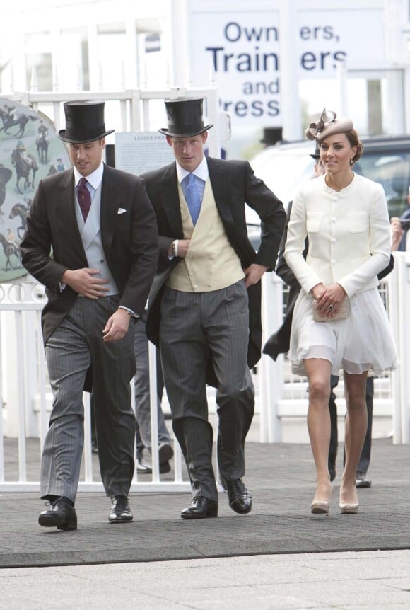 Les princes William, Harry et Kate au Derby d'Epsom, le 4 juin 2011.