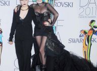 Lady Gaga : Elue Icône fashion de l'année devant sa très sobre petite soeur !