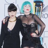 Lady Gaga : Elue Icône fashion de l'année devant sa très sobre petite soeur !