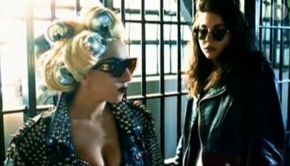Natalie Germanotta dans le clip Telephone de sa soeur Lady Gaga, mars 2010.