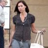 Minnie Driver commet un véritbale fashion faux-pas alors qu'elle fait ses courses dans un supermarché à Los Angeles, le 7 juin 2011