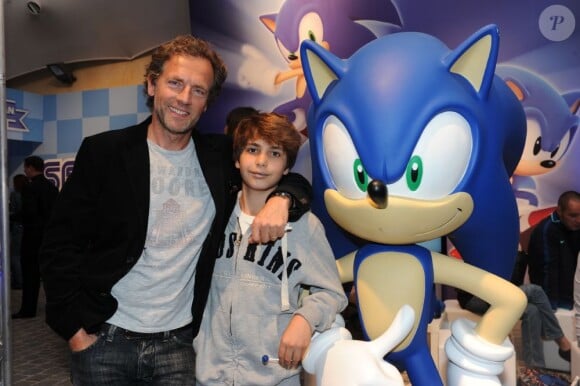 Stéphane Freiss et son fils Ruben lors des 20 ans de Sonic à Paris le 8 juin 2011