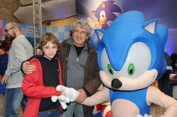 Michel Boujenah et son fils Joseph lors des 20 ans de Sonic à Paris le 8 juin 2011