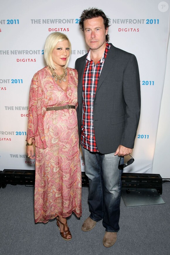 Tori Spelling et Dean McDermott à l'occasion de la présentation du NewFront, à New York, le 9 juin 2011.