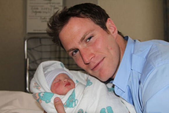 James Bailey, fiancé du mannequin Devon Aoki, après la naissance de son fils