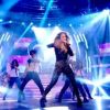 Jennifer Lopez chante On The Floor lors de la soirée So You Think You Can Dance sur BBC1