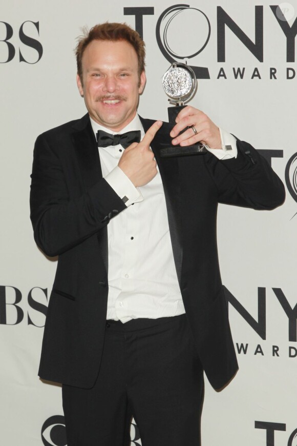 Norbert Leo Butz lors de la 65e cérémonie des Tony Awards au Jewish Community Center de New York, le 12 juin 2011.