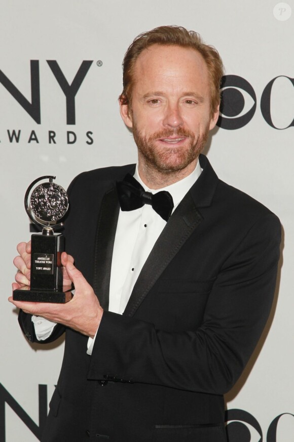John Benjamin Hickey lors de la 65e cérémonie des Tony Awards au Jewish Community Center de New York, le 12 juin 2011.