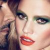 Lara Stone pose pour présenter la nouvelle ligne de maquillage de Tom Ford, avec Tom Ford !