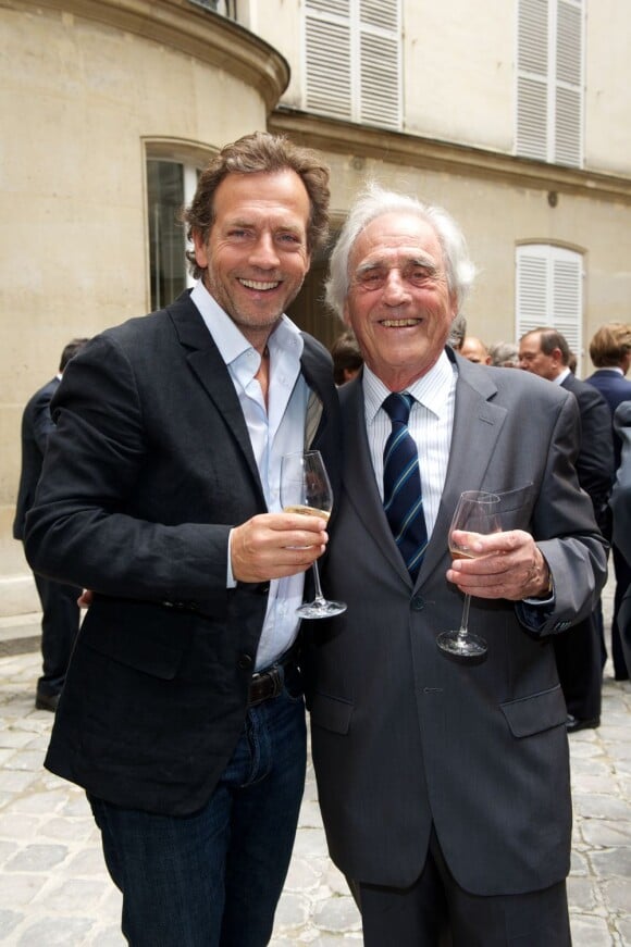 Stéphane Freiss et son papa Jacques lors du déjeuner Père & Fils, au Taillevent, à Paris, le mardi 14 juin 2011.