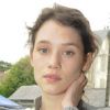 Astrid Berges-Frisbey, radieuse, lors du 25ème Festival du film romantique de Cabourg, le 17 juin 2011.