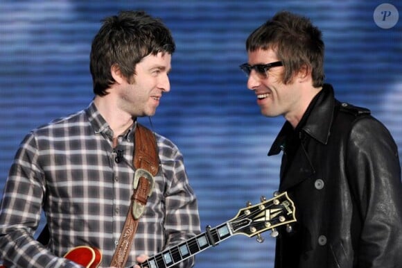 Noel et Liam Gallagher du temps de leur groupe Oasis en octobre 2008
