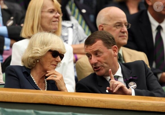 Wimbledon 2011, première semaine : la duchesse de Cornouailles et épouse du prince Charles Camilla Parker Bowles a apprécié le spectacle.
