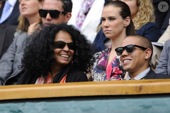 Wimbledon 2011, première semaine : Diana Ross et son fils Evan, chanteur et acteur.
