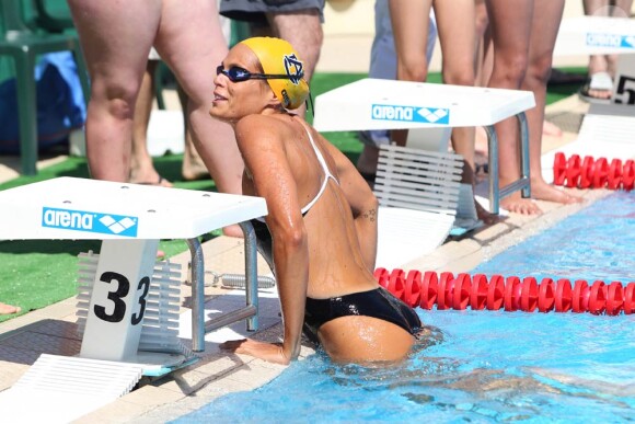Laure Manaudou annonce officiellement son retour à la compétition le 26 juin 2011