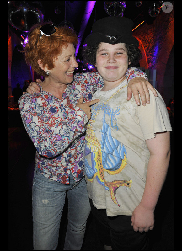 Véronique Genest et son fils en juin 2010 à la soirée télé organisée par Télé 7 Jours