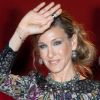 Déjà, au 64e Festival de Cannes, Sarah Jessica Parker arborait un bracelet noir synonyme d'élégance, signé Redline. Cannes, le 13 mai 2011