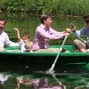 Les jeunes princes de Luxembourg Gabriel et Noah, avec leur père le prince Louis (chemise rose) et leurs oncles les prince Guillaume et Félix.
Le grand-duc Henri de Luxembourg et toute sa famille prenaient la pose, sympathique habitude estivale, dans les jardins du château de Colmar-Berg, le 27 juin 2011.