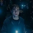 Extrait de Harry Potter et les Reliques de la mort - partie II avec Harry, Hermione et Ron entrant dans la banque Gringott's