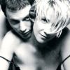 Marc-Olivier Fogiel et Ariane Massenet pour la campagne Make Love, en partenariat avec Sida Info Service, en 2003.