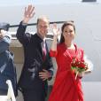 Kate Middleton et son prince William lors de leur départ du Canada, après leur visite officielle. Ils s'envolent pour la Californie. Le 8 juillet 2011 