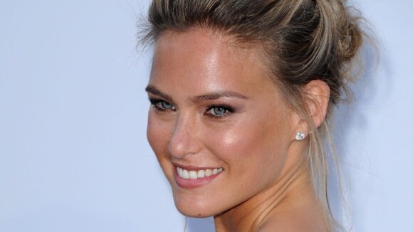 Bar Refaeli : Oublié Leonardo DiCaprio, elle s'affiche avec son nouvel homme