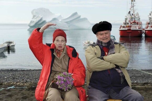 L'art de la carte postale.
La reine Margrethe II de Danemark et son mari le prince Henrik étaient en visite au Groenland début juillet 2011. Et même si leur périple a été un peu chamboulé par la météo, les royaux ont savouré le dépaysement.