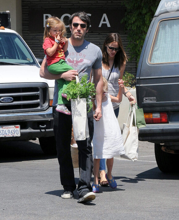 Jennifer Garner et Ben Affleck profitent dès qu'ils le peuvent de moment en famille. Los Angeles, 17 juillet 2011
