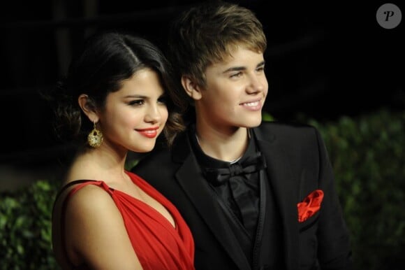 Le couple sensations du moment, Selena Gomez et Justin Bieber, lors de la soirée du magazine Vanity Fair. West Hollywood, le 27 février 2011.