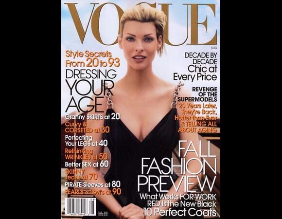 Linda Evangelista en couverture du magazine Vogue US d'août 2006.