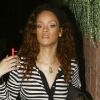 Rihanna fait du shopping la nuit chez Barney's New York à Beverly Hills le 28 juillet 2011