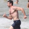 Hugh Jackman et ses enfants profitent de la plage et du soleil de Saint-Tropez, le 31 juillet 2011.
