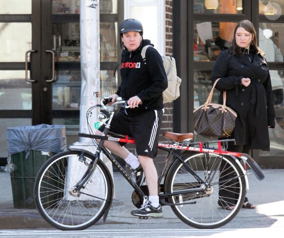 Mike Myers à vélo, chargé, jamais comme tout le monde.