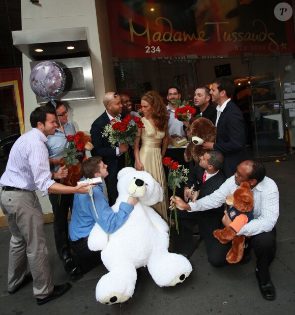 Jennifer Lopez a désormais sa poupée de cire au célèbre musée Madame Tussauds à New York le 2 août 2011