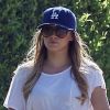 Hilary Duff promène son chien à Los Angeles, vendredi 5 août 2011.