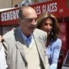 Jacques Chirac arrive à la terrasse du Sénéquier, à Saint-Tropez. 9 août 2011