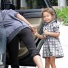 Comme tous les matins, Halle Berry accompagne sa fille Nahla à l'école. Los Angeles, 10 août 2011