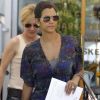 Halle Berry le 10 août 2011 à Los Angeles avec sa maman Judith. Elle porte un sac Tod's modèle Ivy.