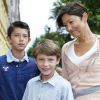 Les princes Nikolai, presque 11 ans, et Felix, 9 ans, ont fait leur rentrée à l'école Krebs de Copenhague le 15 août 2011, accompagnés par leur mère la comtesse Alexandra, ex-épouse du prince Joachim de Danemark.