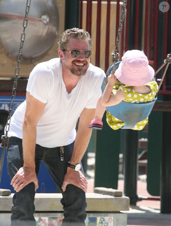 Eric Dane, sorti de rehab, a retrouvé son adorable fille Billie pour une journée ensoleillée à Los Angeles. Le 15 août 2011
